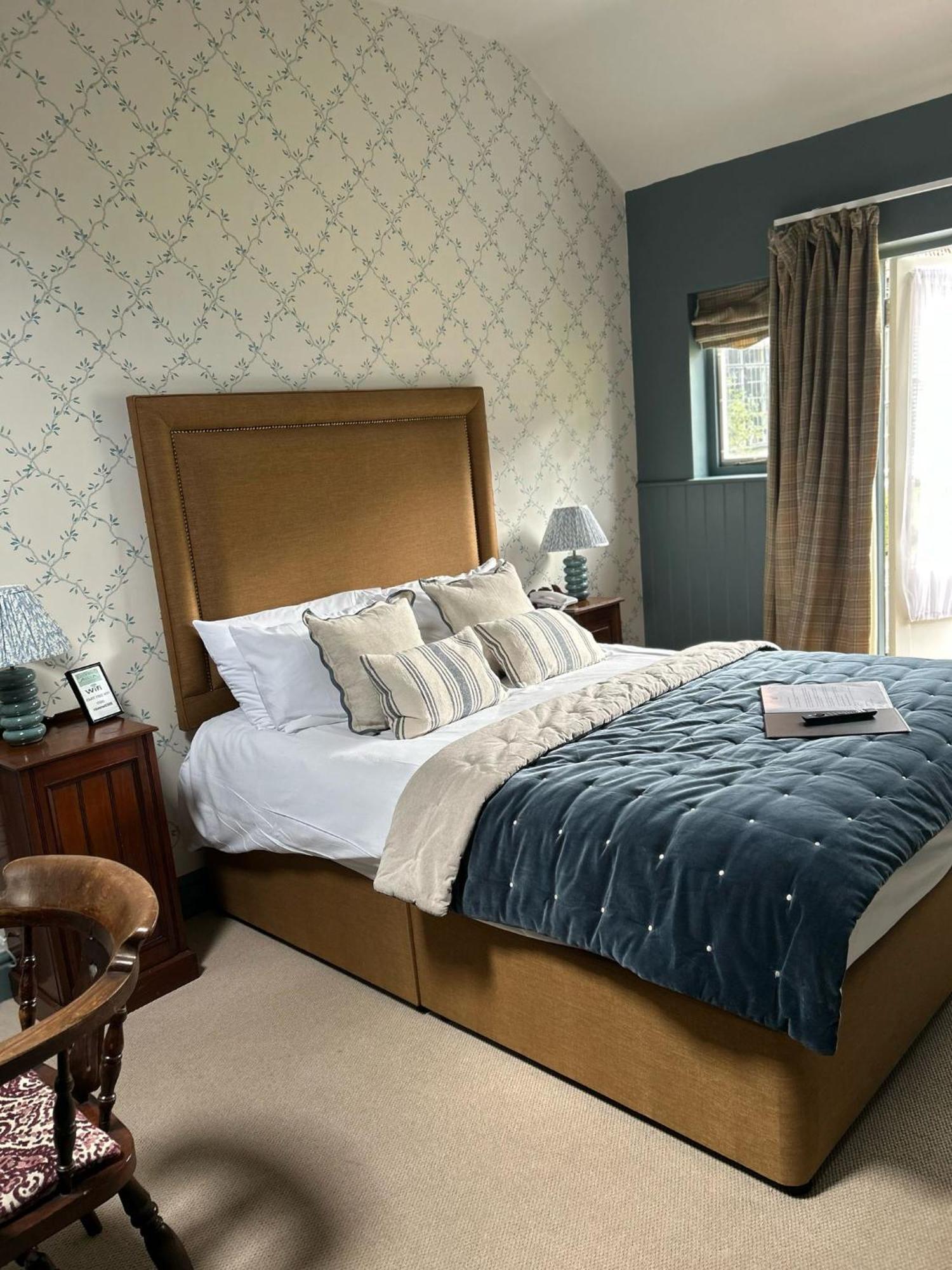 Bury St. Edmunds Ravenwood Hall Hotel מראה חיצוני תמונה