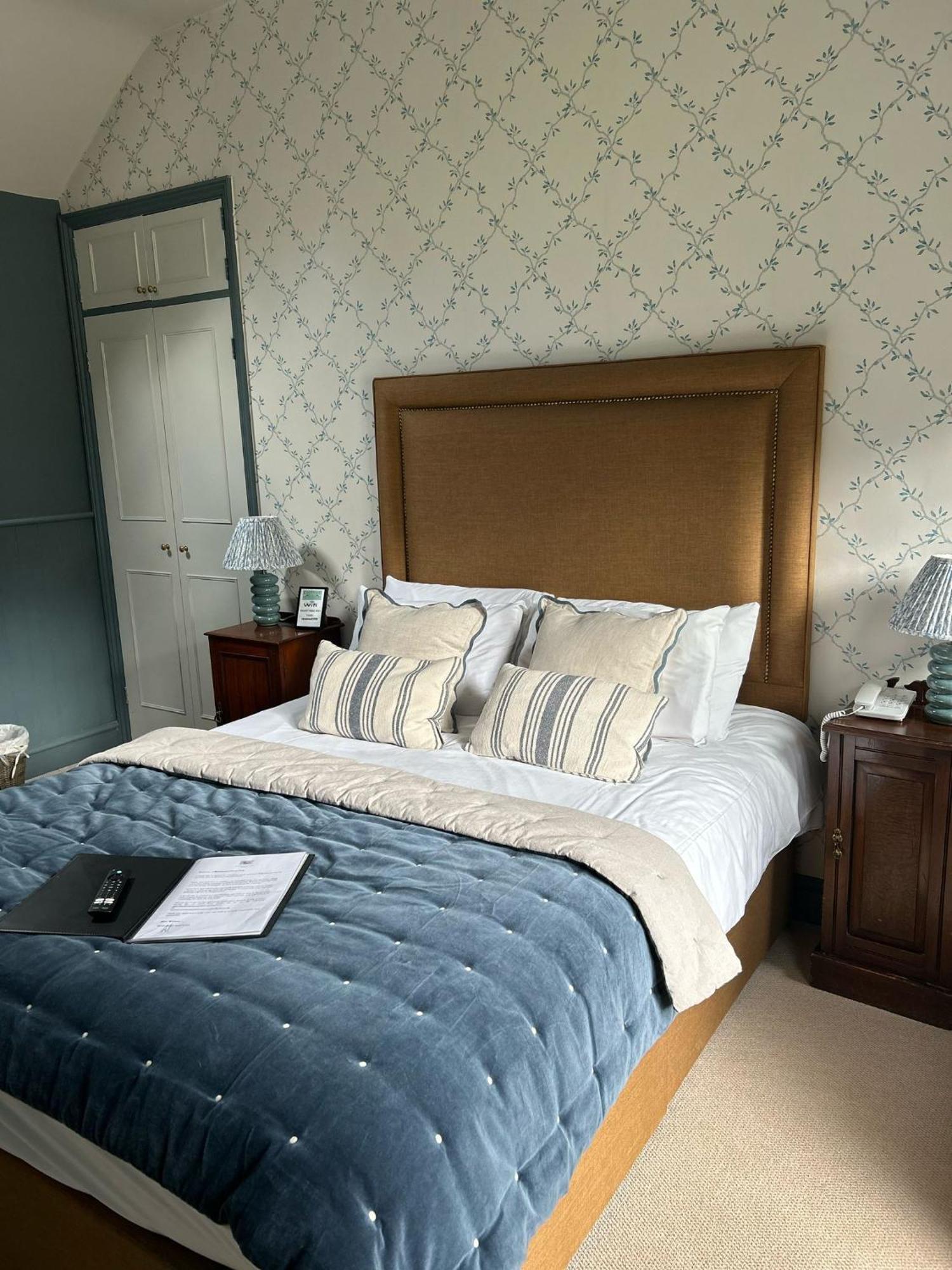 Bury St. Edmunds Ravenwood Hall Hotel מראה חיצוני תמונה