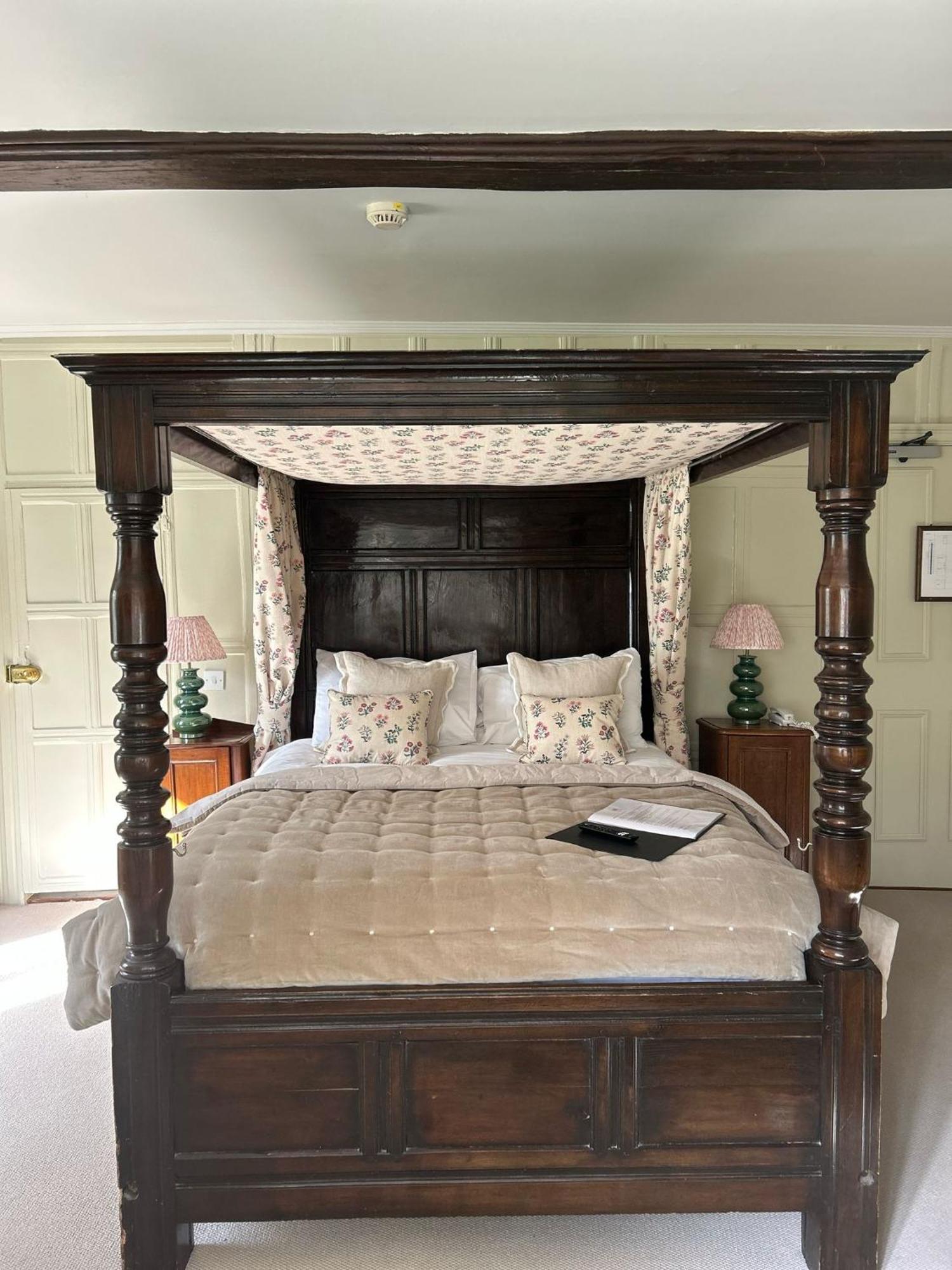Bury St. Edmunds Ravenwood Hall Hotel מראה חיצוני תמונה