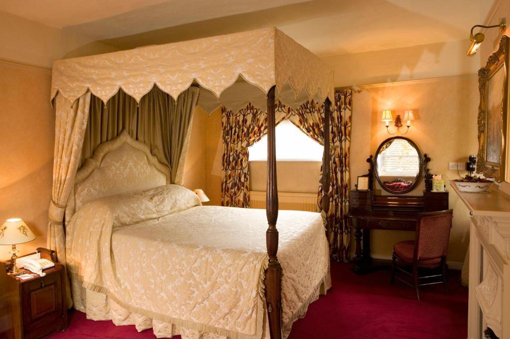 Bury St. Edmunds Ravenwood Hall Hotel מראה חיצוני תמונה