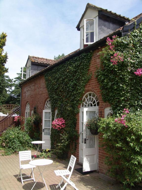 Bury St. Edmunds Ravenwood Hall Hotel מראה חיצוני תמונה