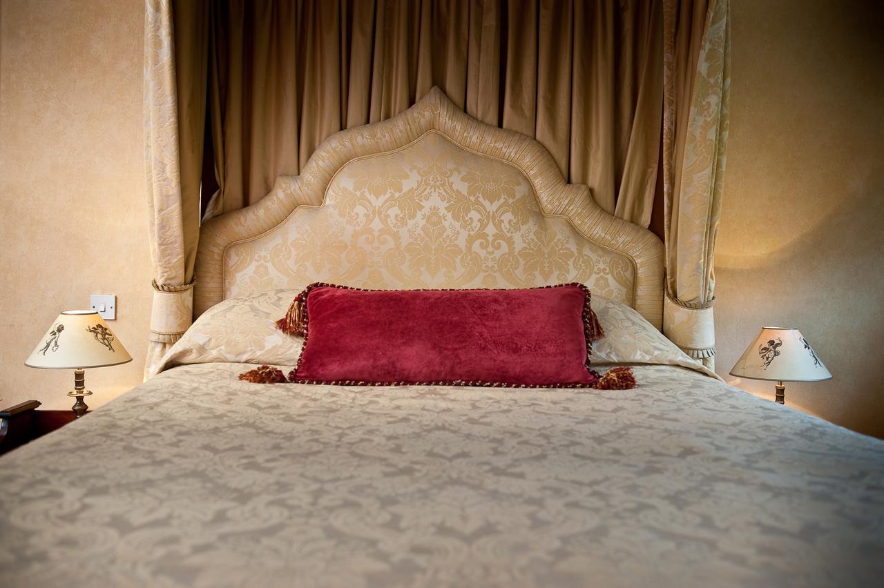 Bury St. Edmunds Ravenwood Hall Hotel מראה חיצוני תמונה